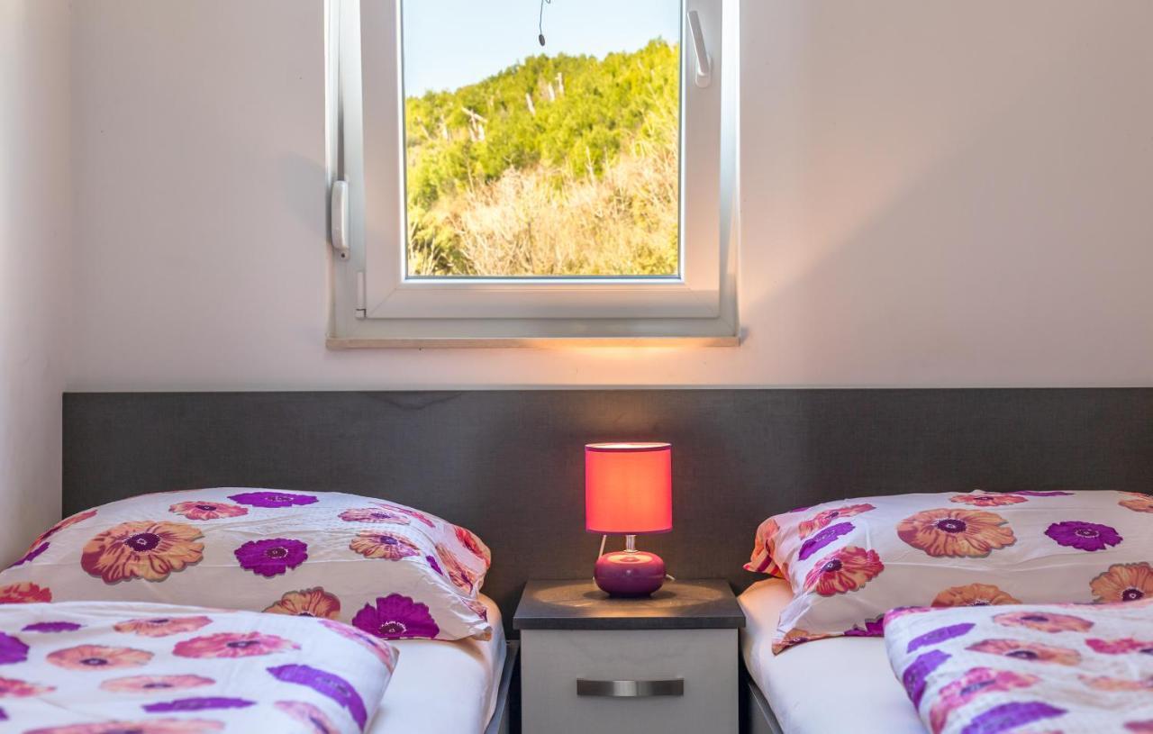 Andela 3 Apartment Makarska